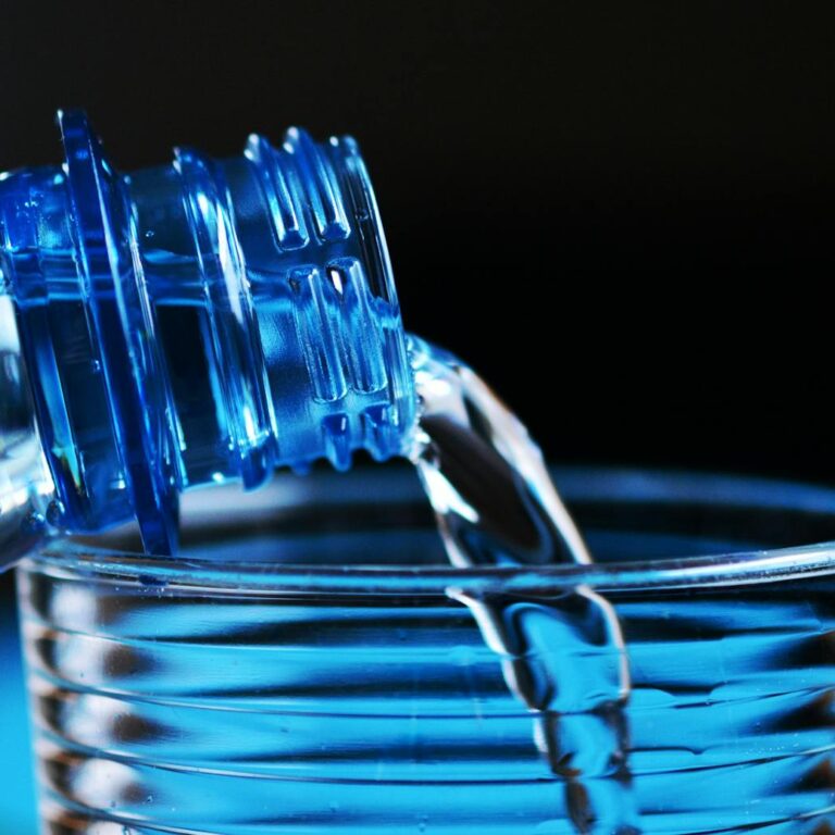 Eau hydrogenee bouteille - comparaison avec fontaine