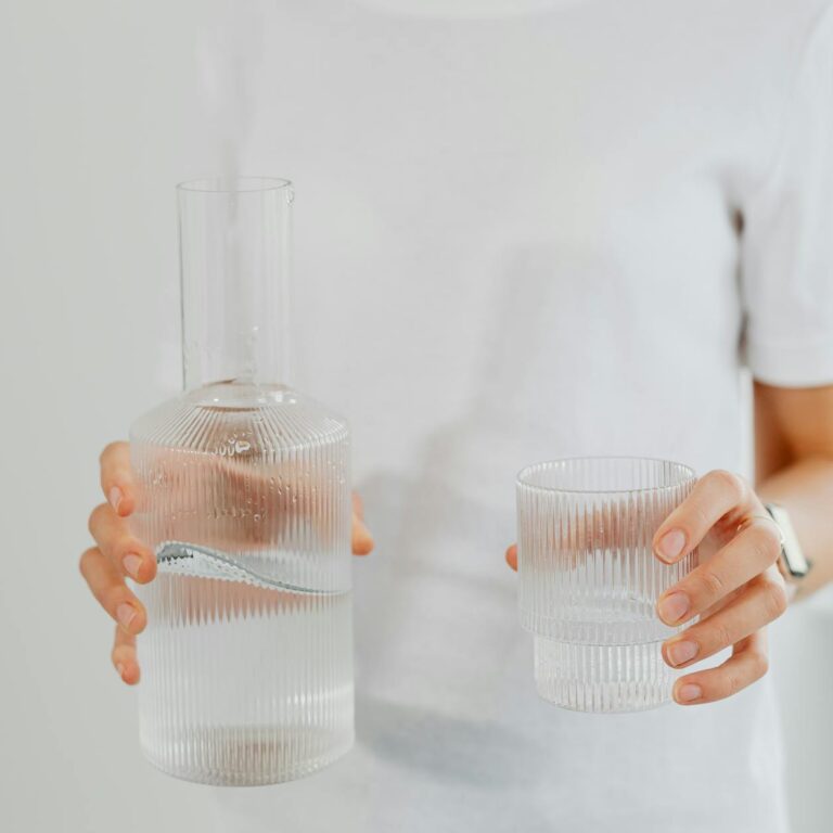 Eau jeune intermittent - verre eau matin hydratation