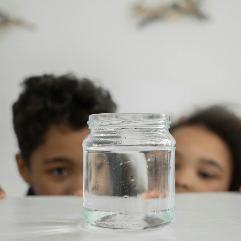 PFAS microplastiques eau potable : risques et solutions